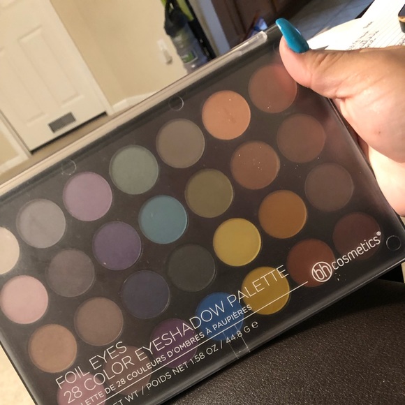 Bh cosmetics foil eyes eyeshadow palette - Picture 2 of 2